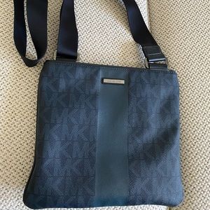 MK Jet Set Mens Crossbody